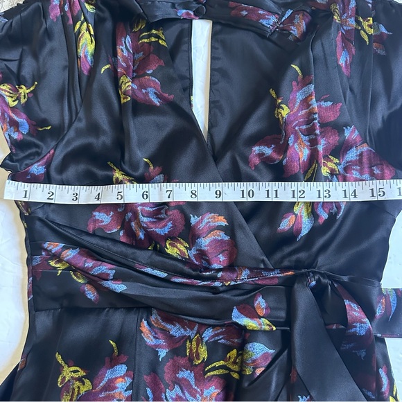 CINQ À SEPT Women’s Black Floral Neila Surplice Cocktail Silk Midi-Dress- Size 6 - Picture 13 of 15